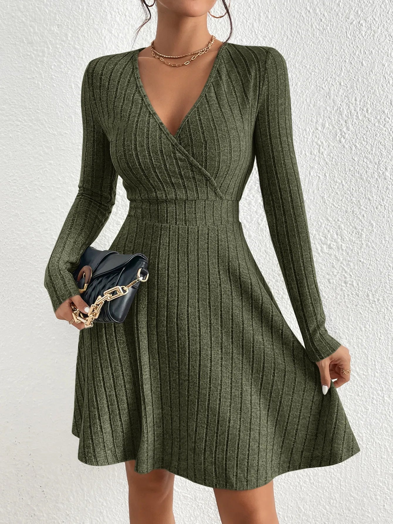 Autumn and Winter New V-neck Sexy Waistline A-line Umbrella Skirt Big Swing Long-sleeved Knit Dress